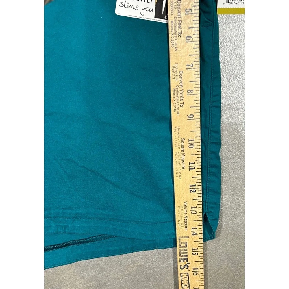 Lee‎ Natural Fit Calypso Teal Shorts Woman's Size 6 Medium NWT Instantly Slims